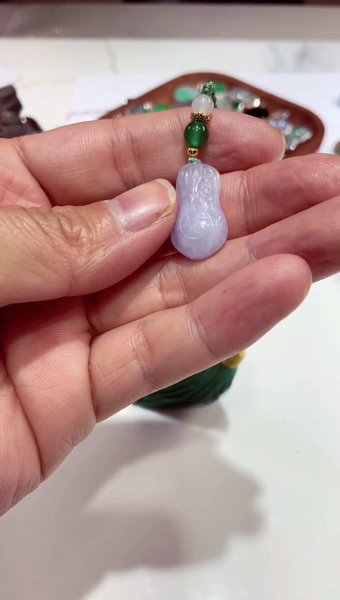 颈饰未镶嵌翡翠天然缅甸翡翠白菜