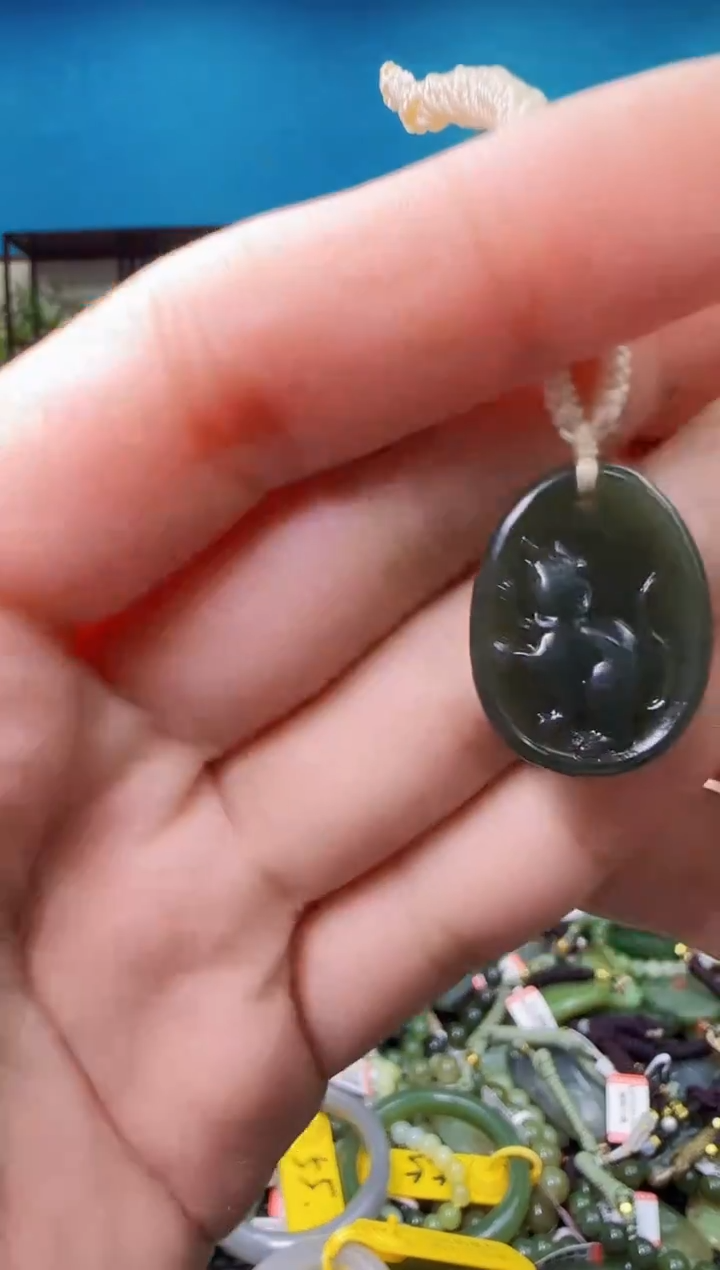 颈饰未镶嵌和田玉1