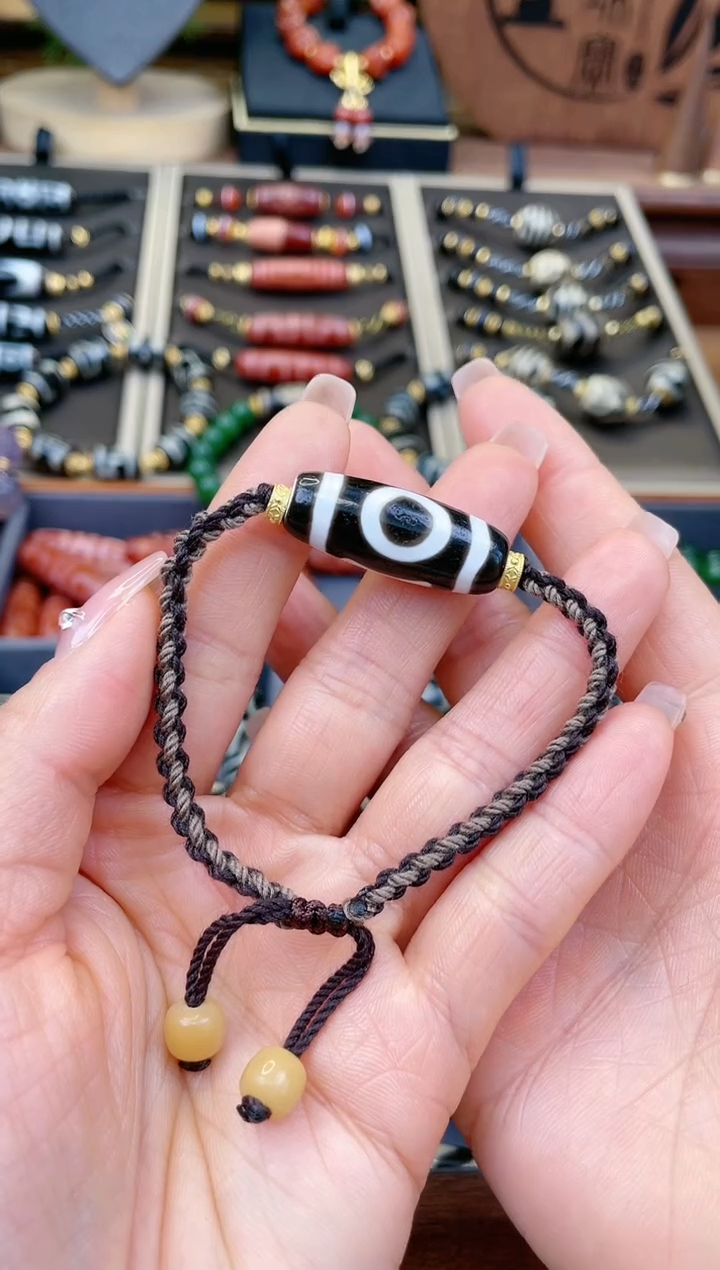 【闪购商品】玛瑙/玉髓颈饰未镶嵌精品行运黑白TD手链