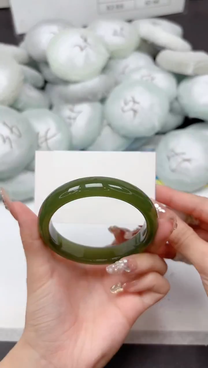 未镶嵌手镯石英质玉104-61.3