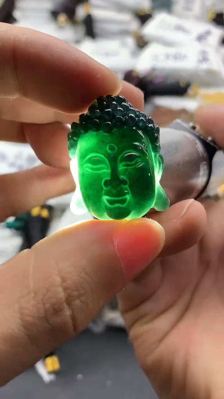 【闪购商品】翡翠颈饰未镶嵌5555555555