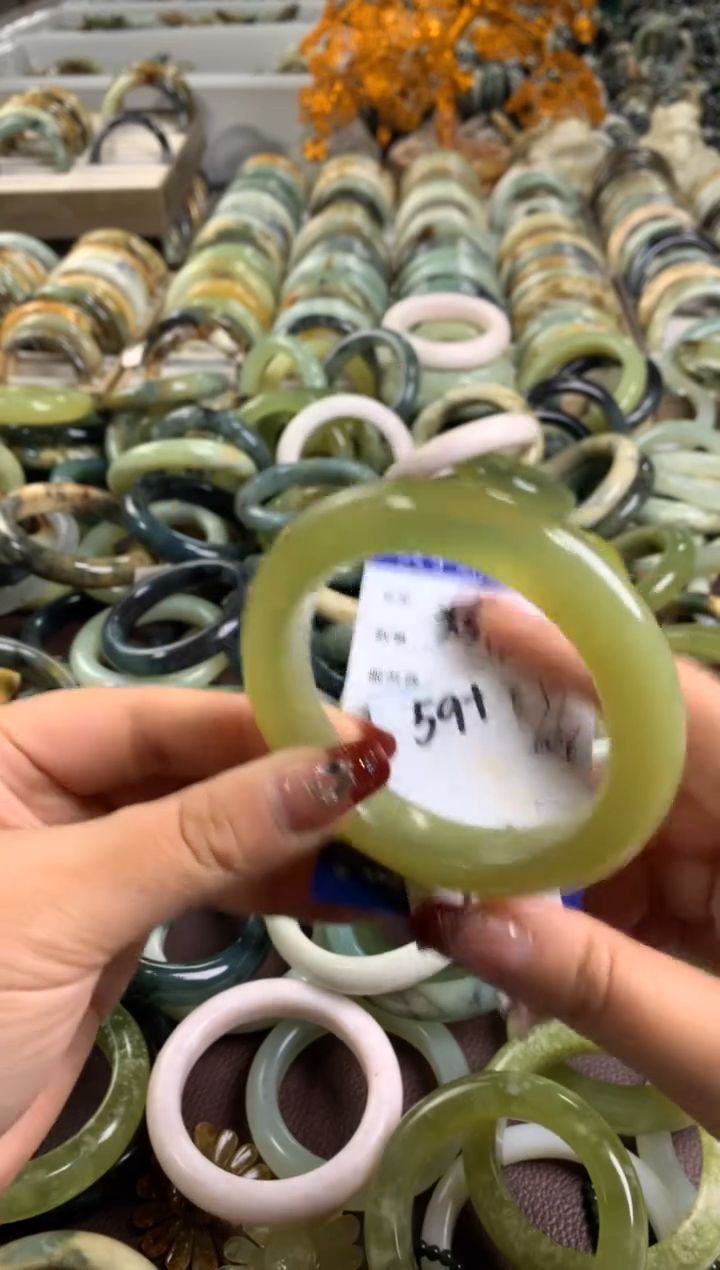 【闪购商品】蛇纹石玉手镯未镶嵌3511