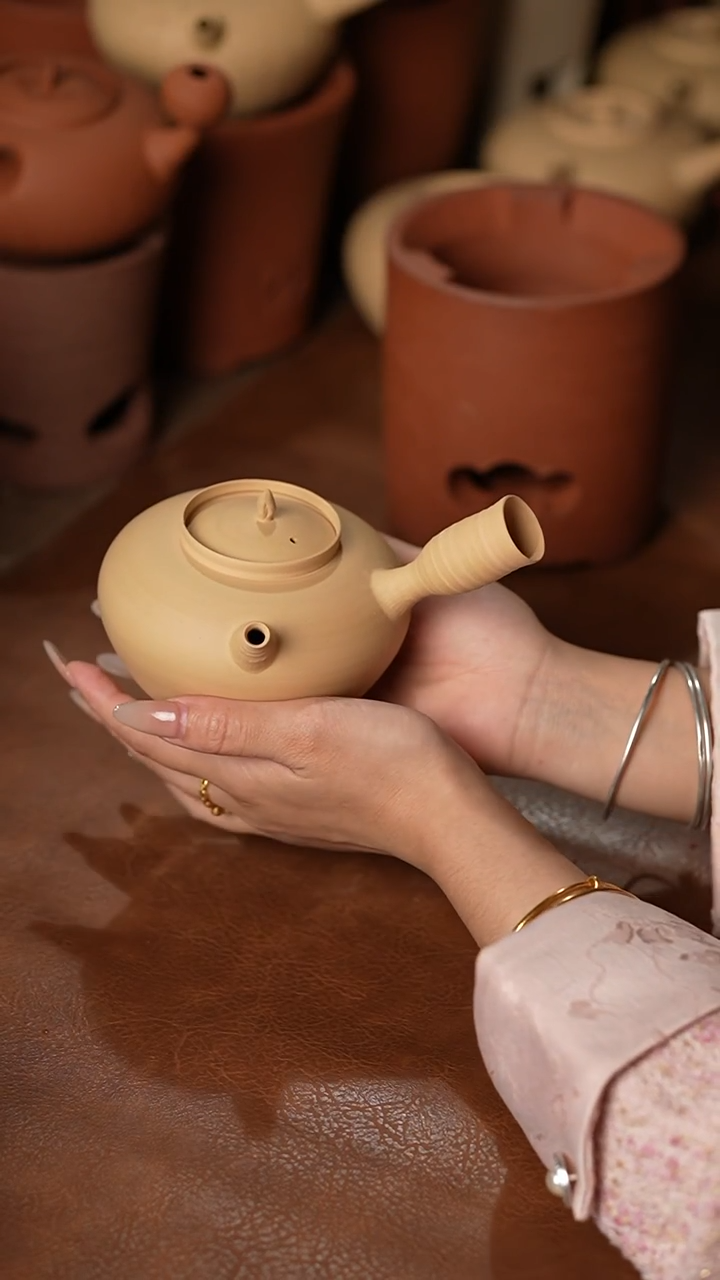 004纯手工侧把壶400cc