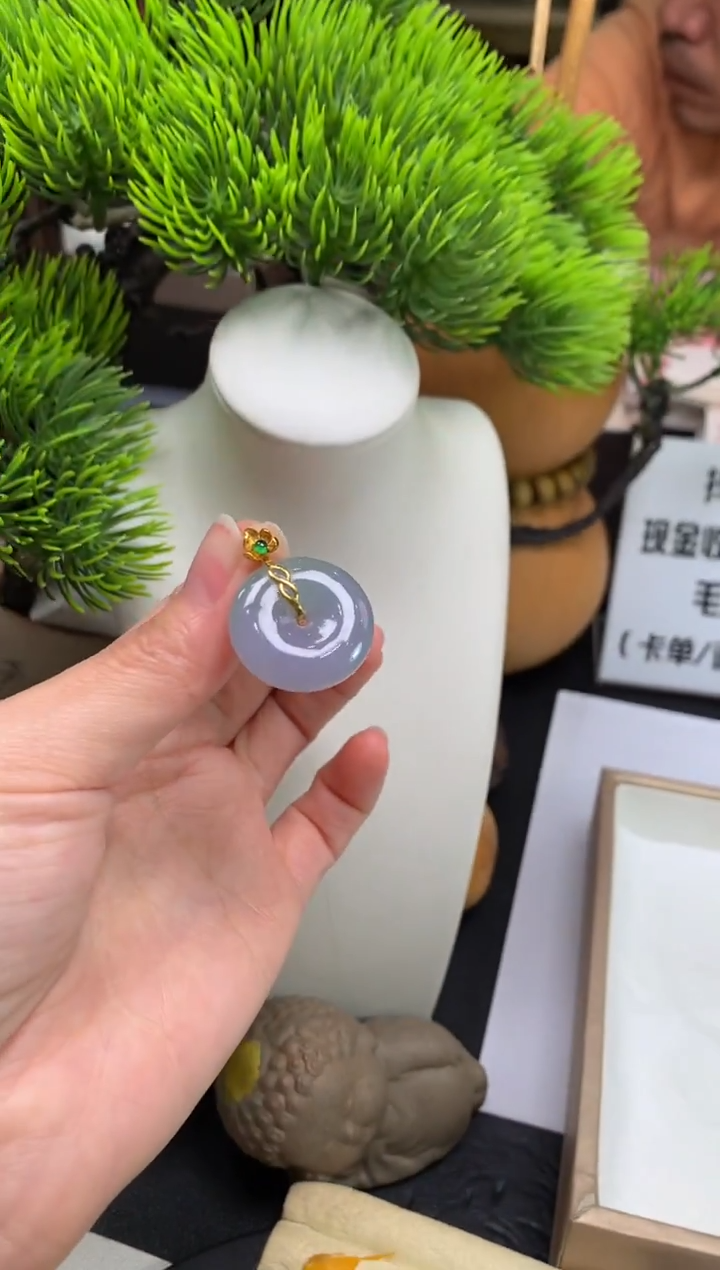 颈饰未镶嵌翡翠暖*---121125