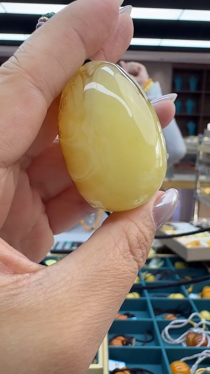 琥珀颈饰未镶嵌169秒拍号 假一罚三 