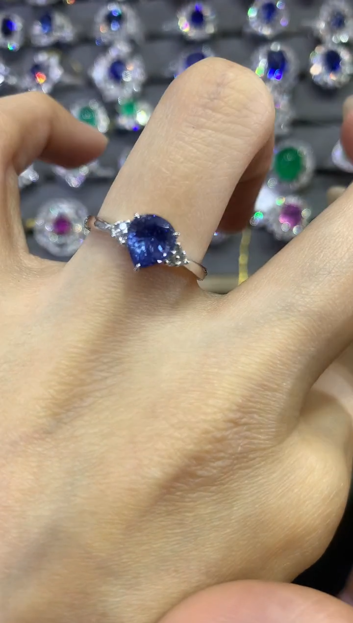 【闪购商品】蓝宝石戒指18K金镶嵌A420