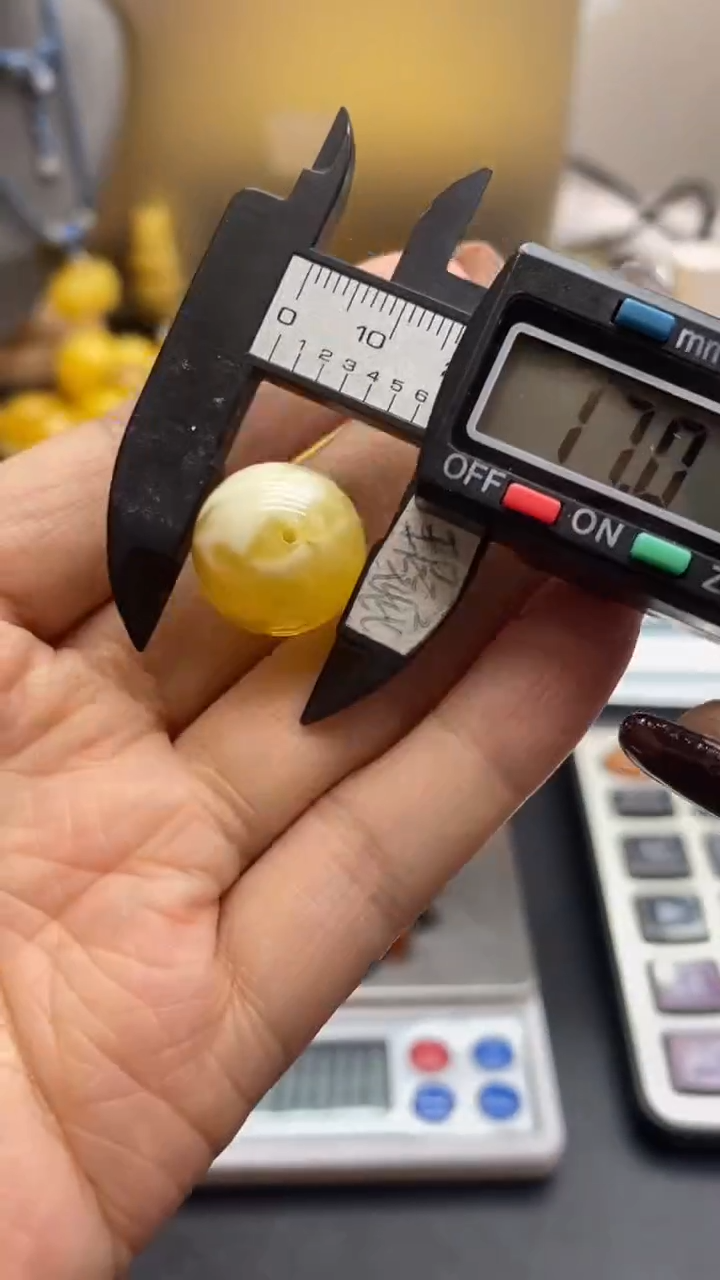 琥珀未镶嵌珠宝奇石184