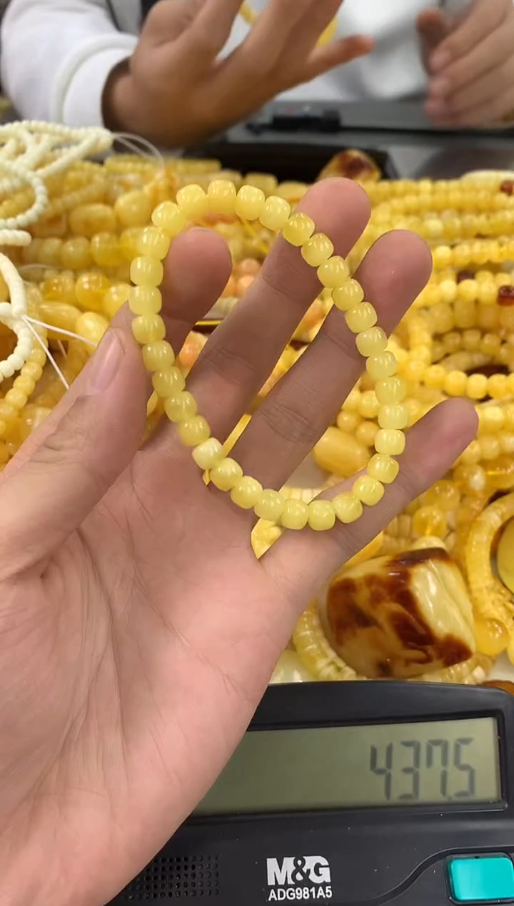 未镶嵌蜜蜡裸石手串