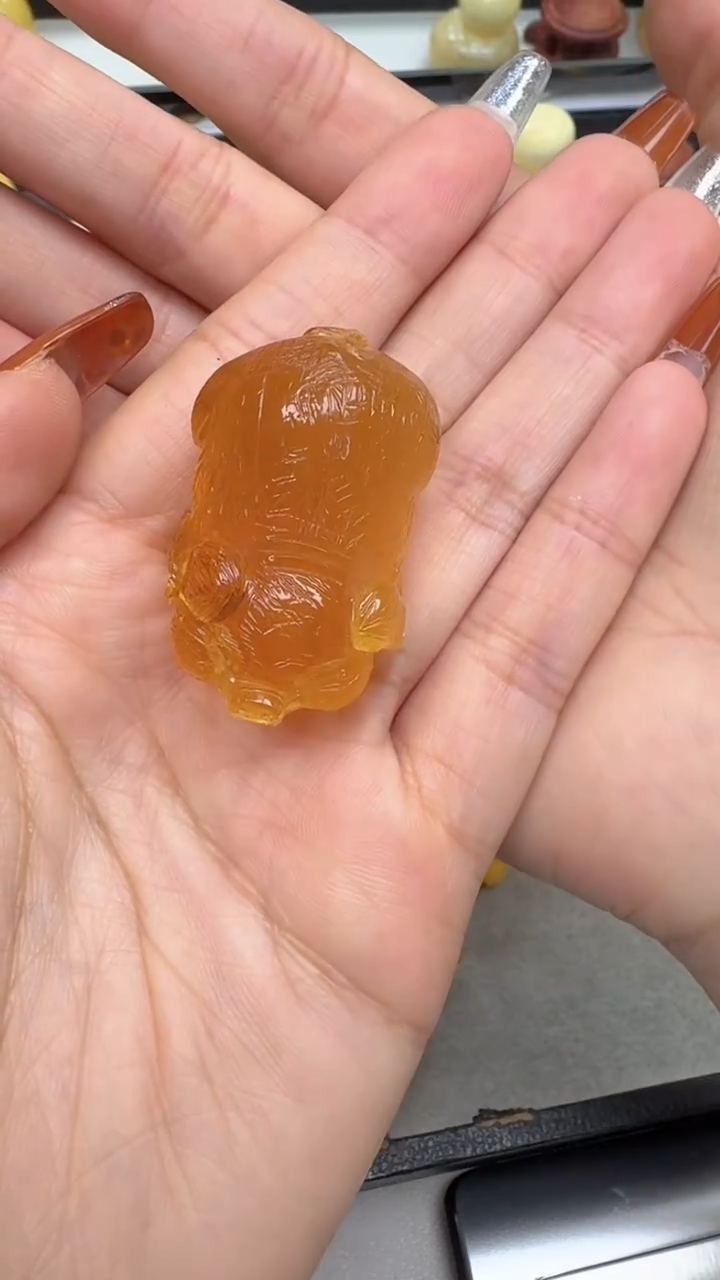 裸石琥珀未镶嵌如图