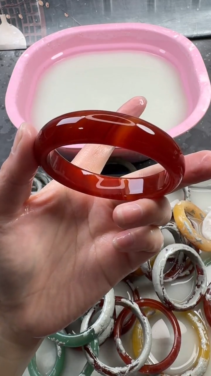 【闪购商品】石英质玉手镯未镶嵌59
