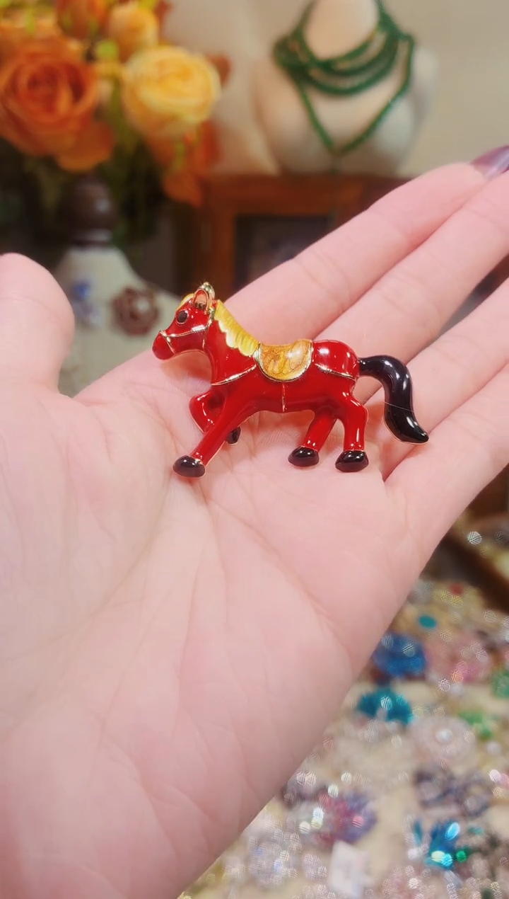 合成立方氧化锆铜合金红色马