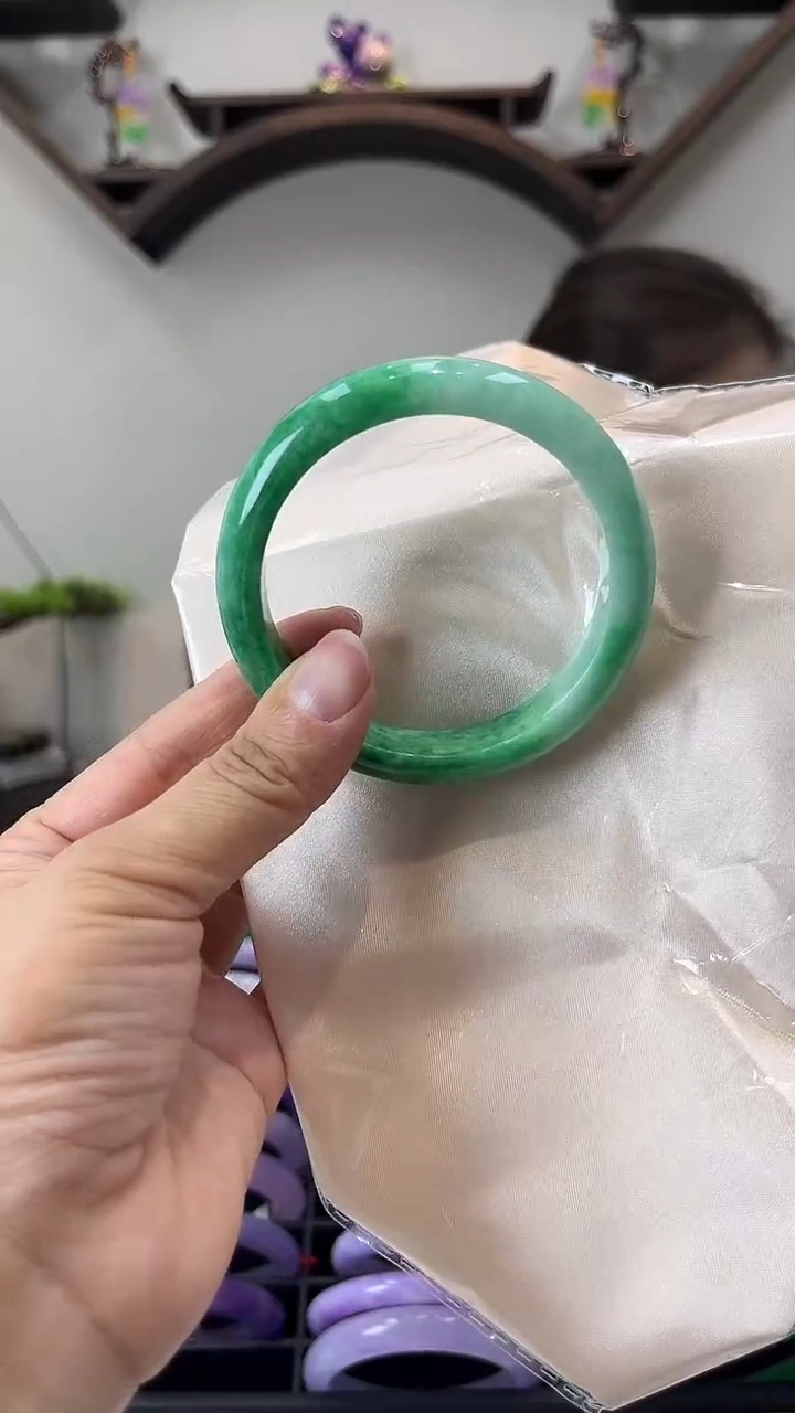 【闪购商品】砖雕闪51 圈口59.5 独货手镯