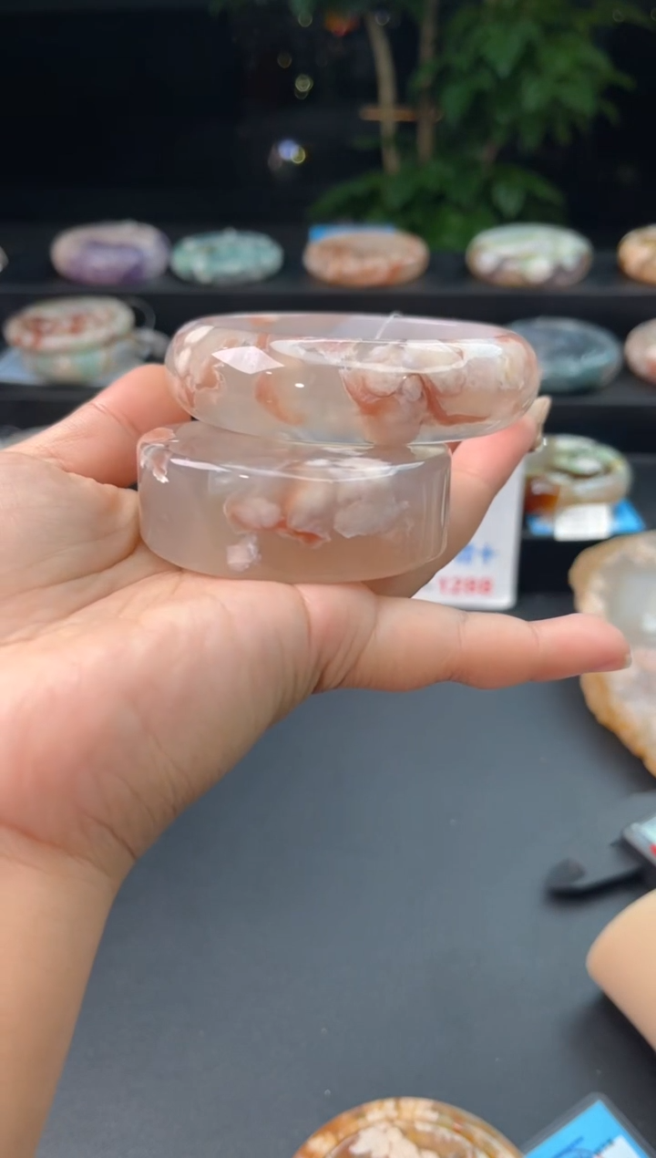 【闪购商品】石英质玉手镯未镶嵌赠送镯心（圈口63
