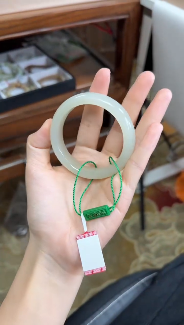 未镶嵌手镯和田玉52