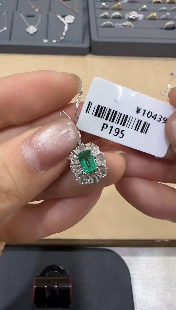 【闪购商品】祖母绿/18K金镶嵌玫瑰切