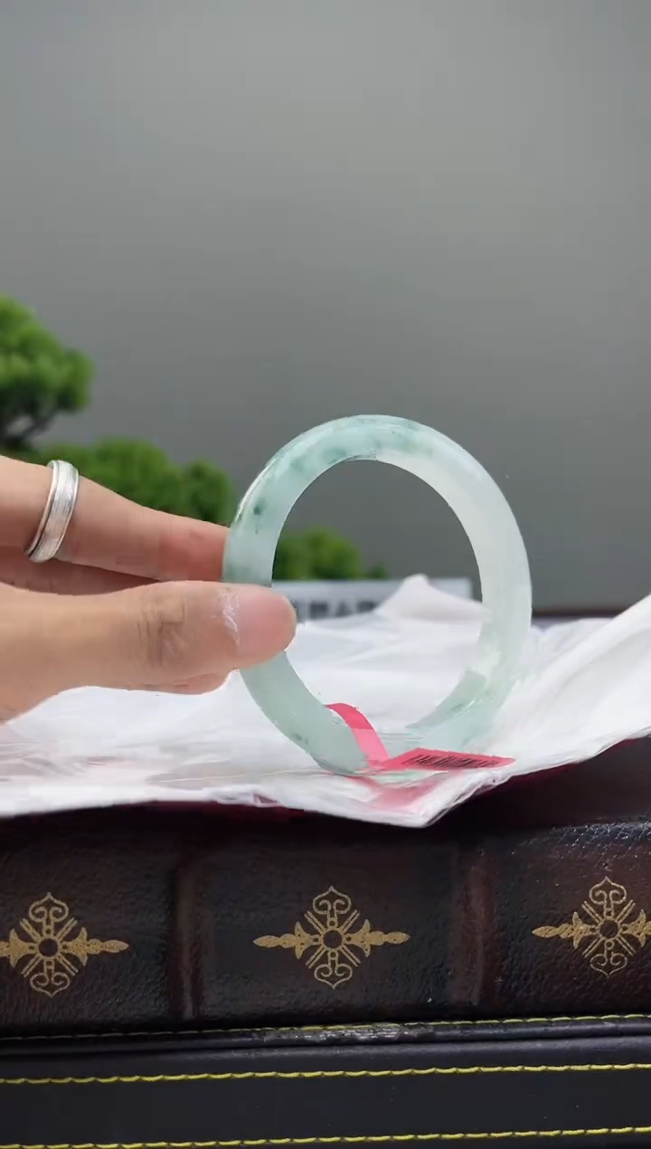 【闪购商品】翡翠手镯未镶嵌9手镯