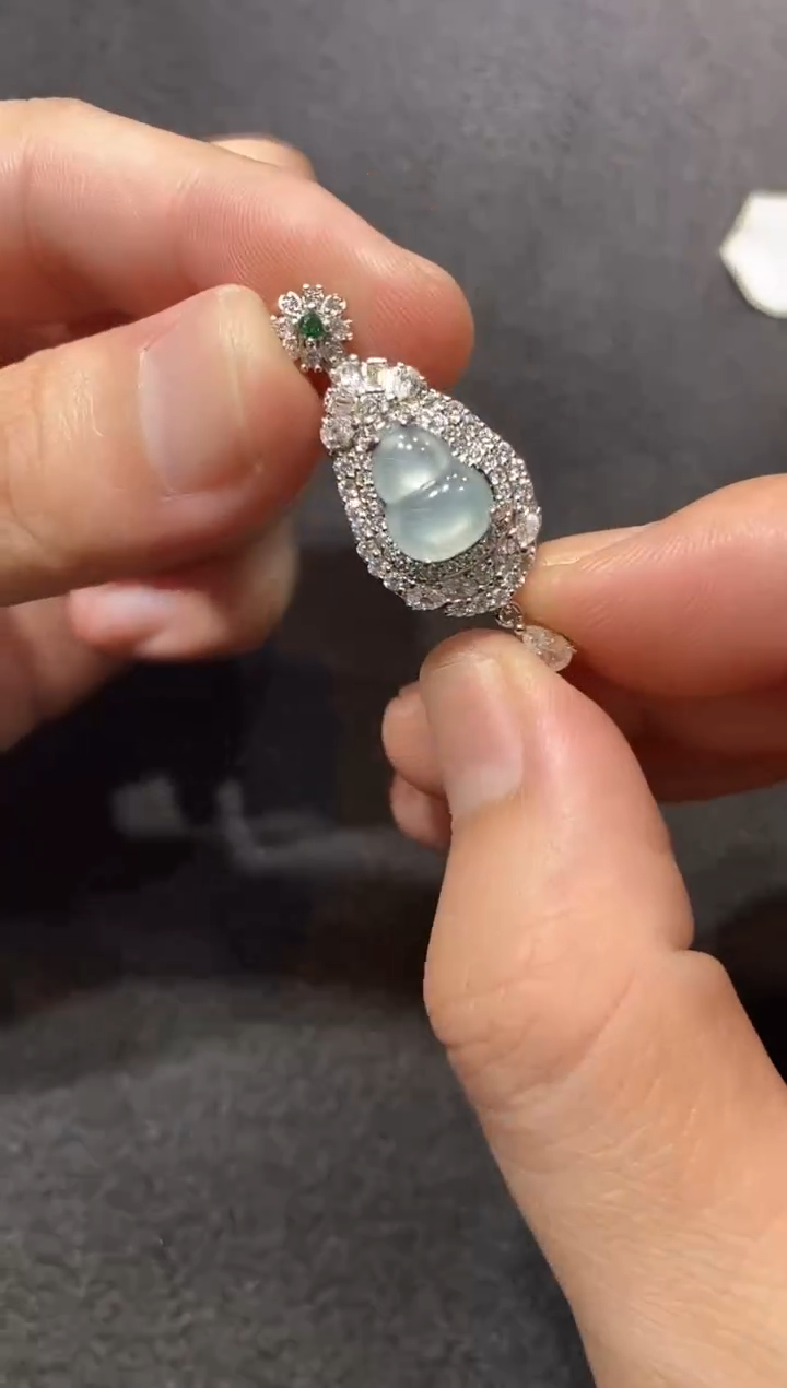 翡翠未镶嵌吊坠(不含链)多样性发货不含链其一