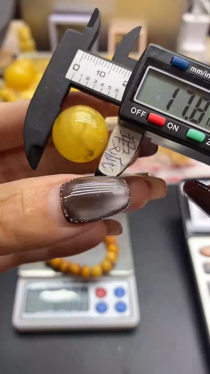 琥珀未镶嵌珠宝奇石41