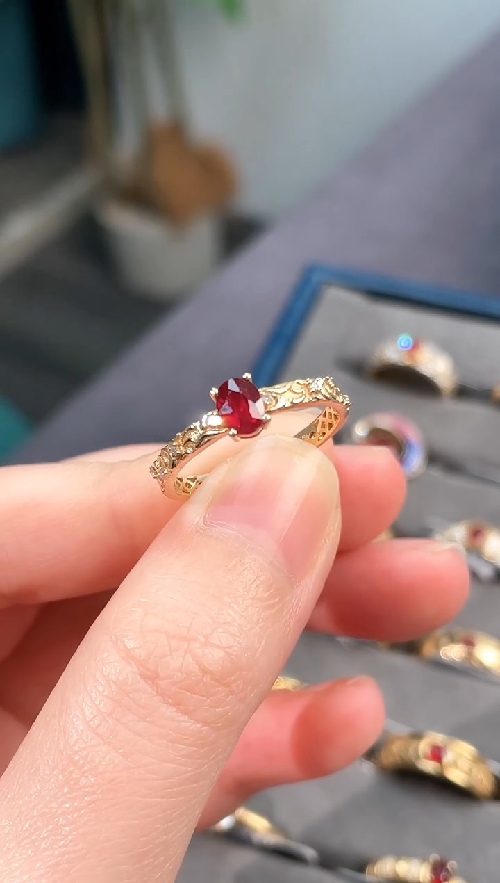 【闪购商品】红宝石戒指18K金镶嵌/0.66ct/无烧鸽血红