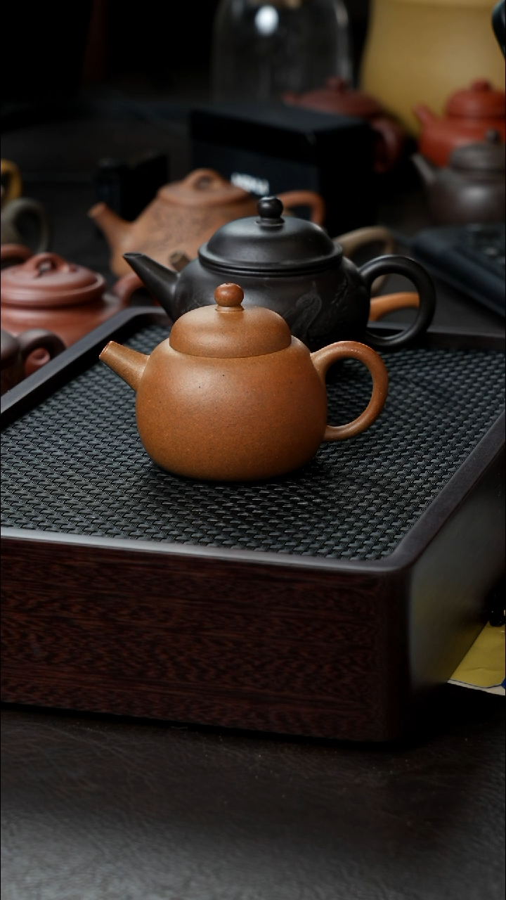 茶壶紫砂缘*本段纳福微瑕半手110           