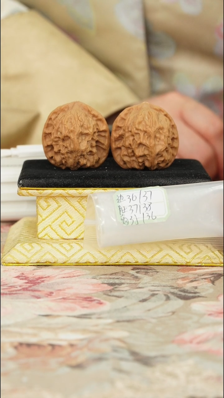 【闪购商品】文玩核桃把件平顶狮子头