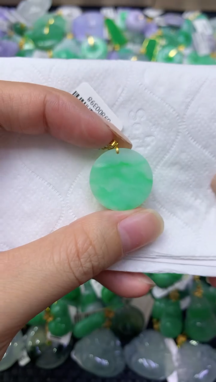 颈饰18K金镶嵌翡翠天然缅甸翡翠A货