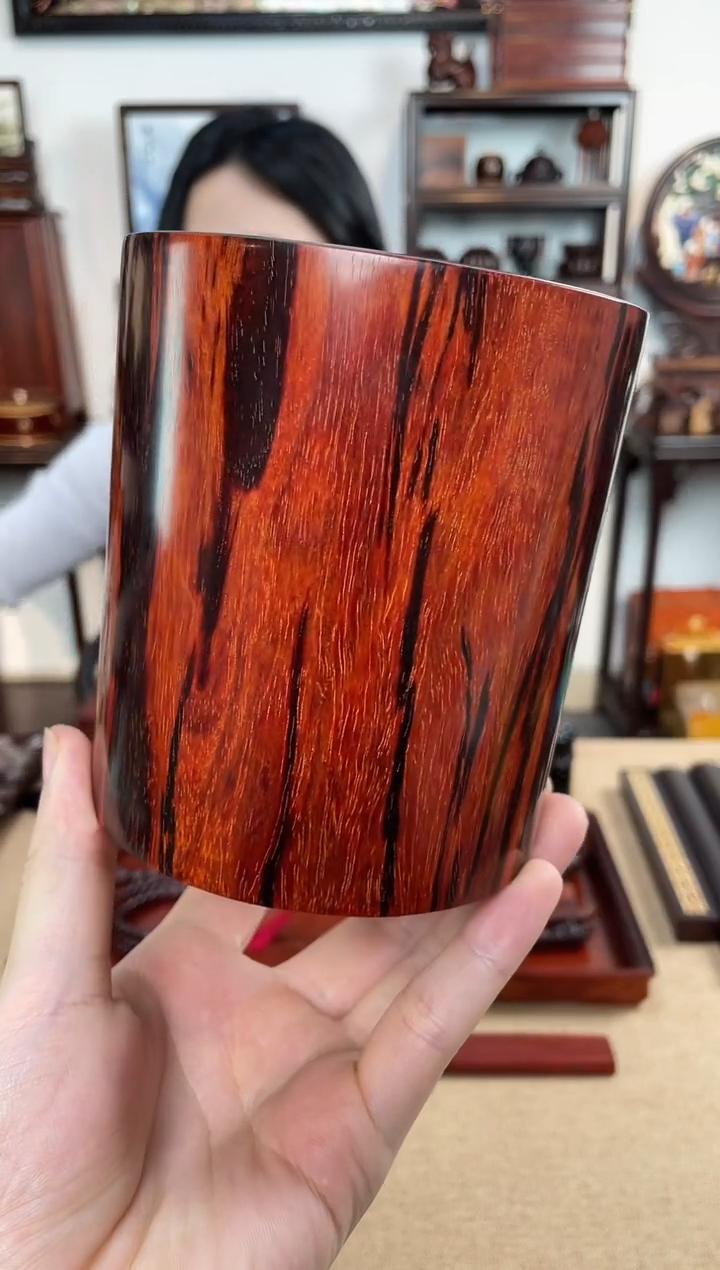 紫檀木类成套家具小**学笔筒