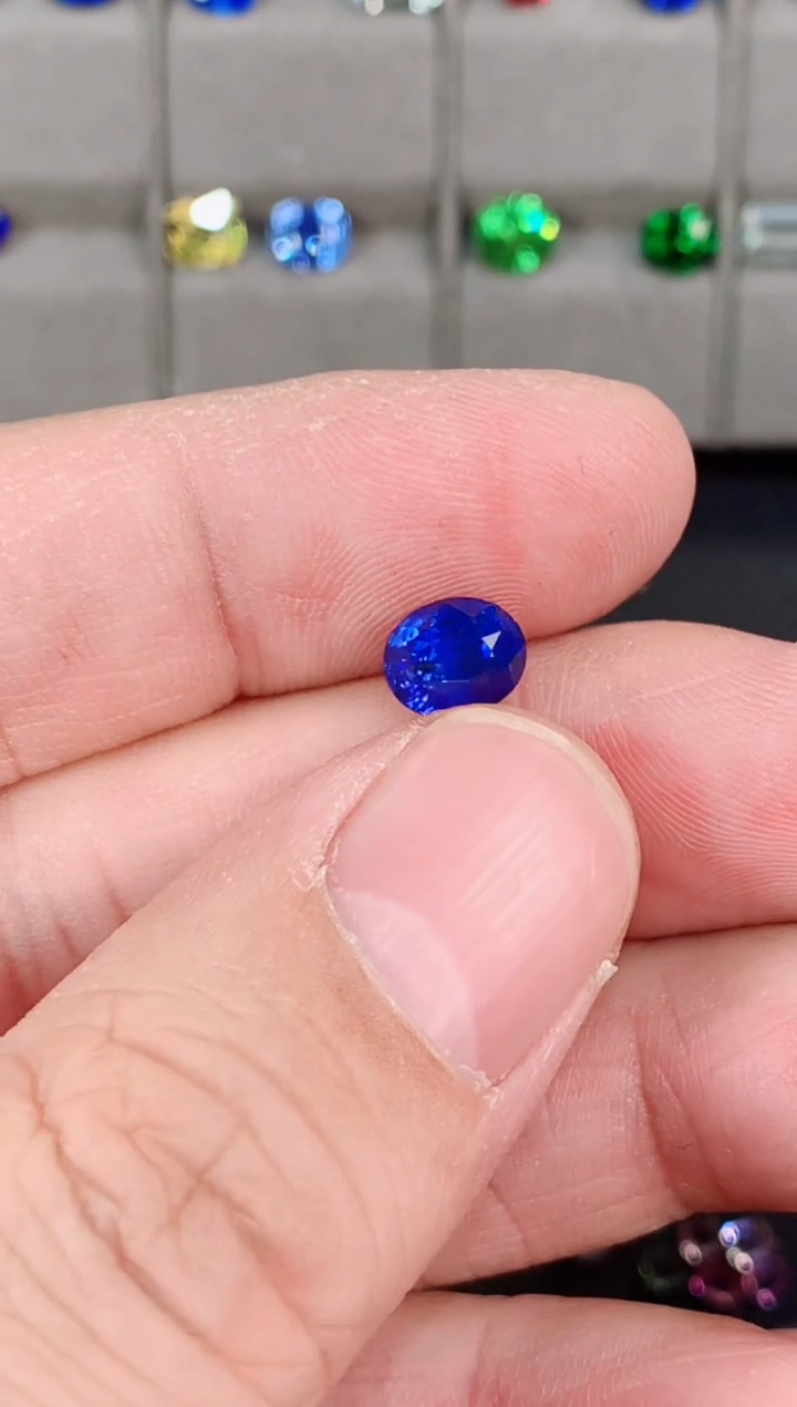 【闪购商品】蓝宝石裸石未镶嵌2.19ct老烧皇家蓝