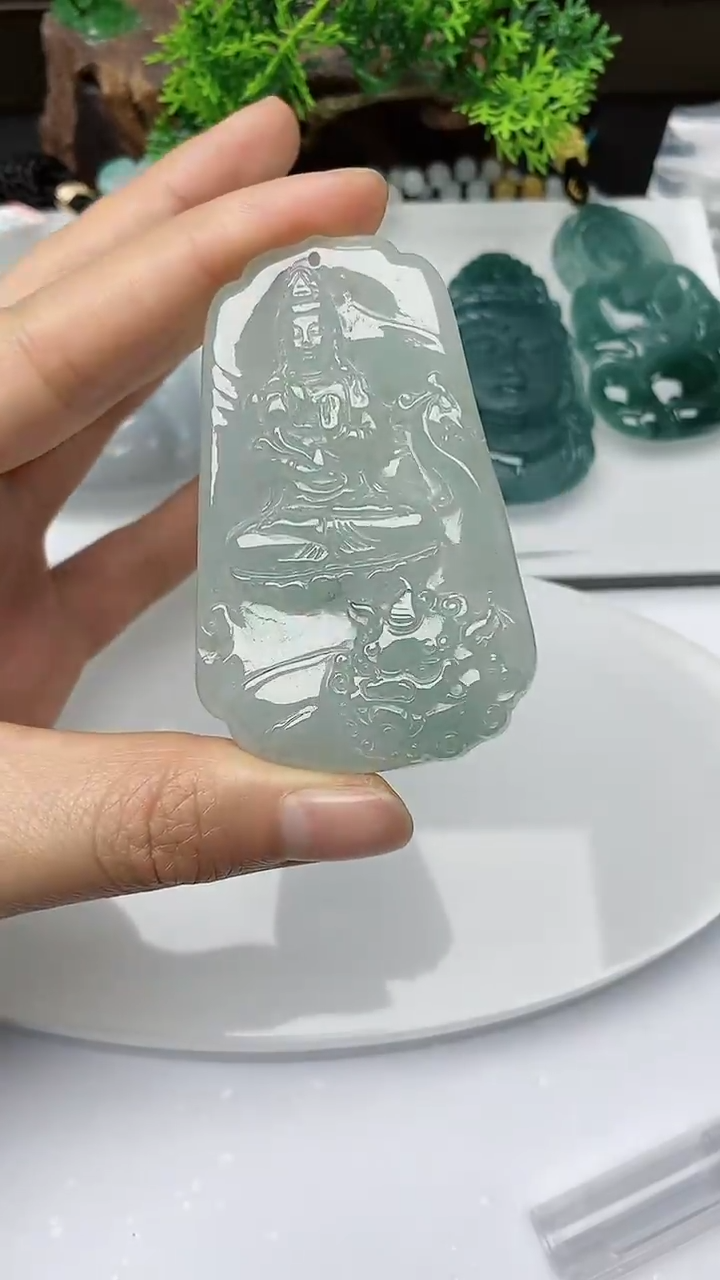 【闪购商品】翡翠颈饰未镶嵌         