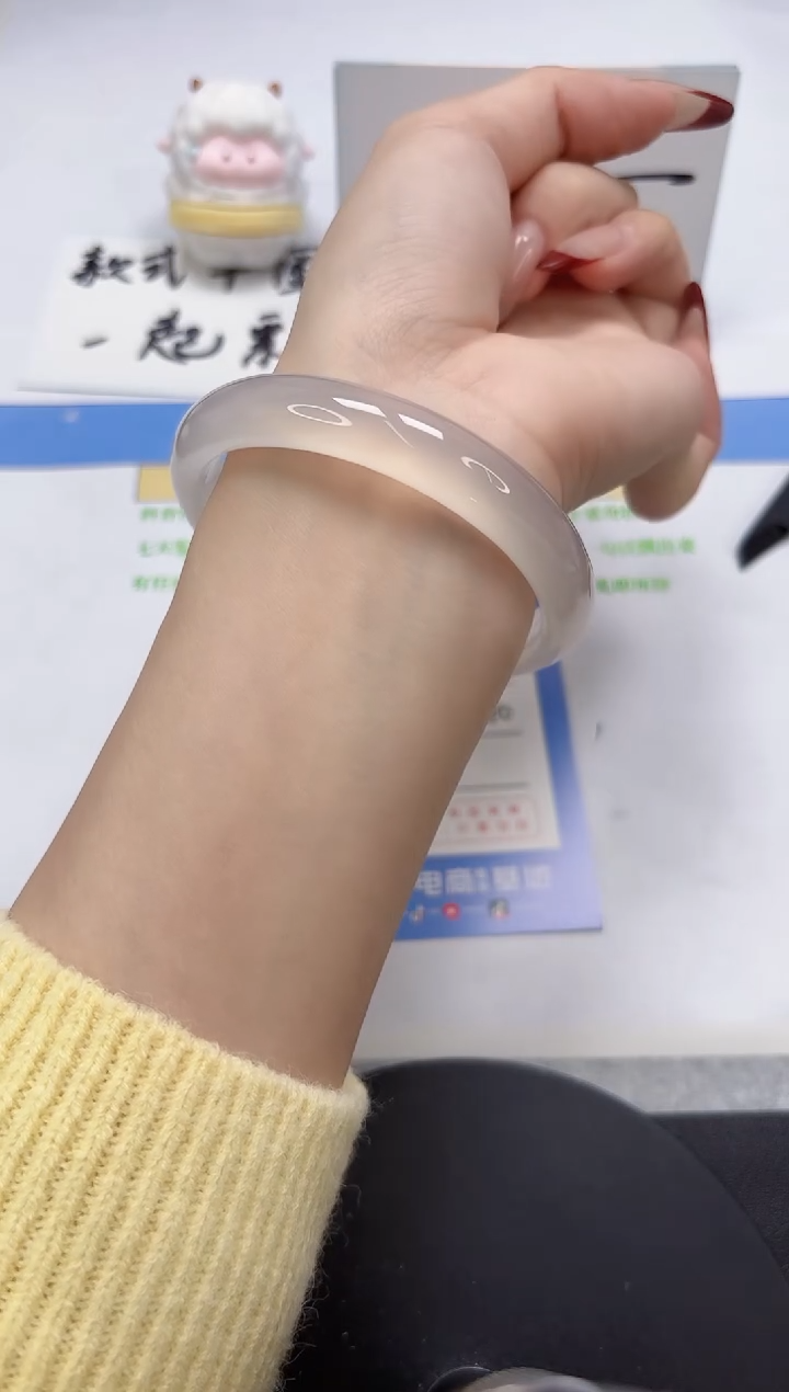 【闪购商品】石英质玉手镯未镶嵌A302-61-60