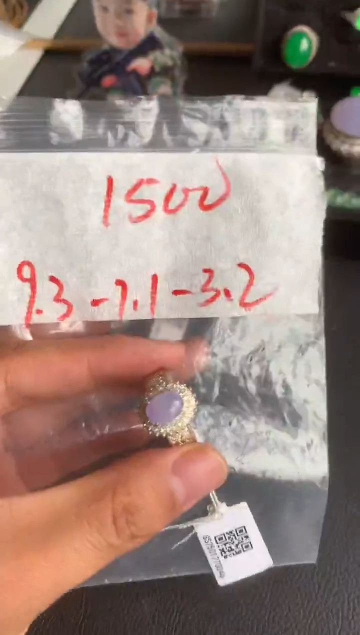 未镶嵌定制翡翠缅甸A货翡翠，拍一发一