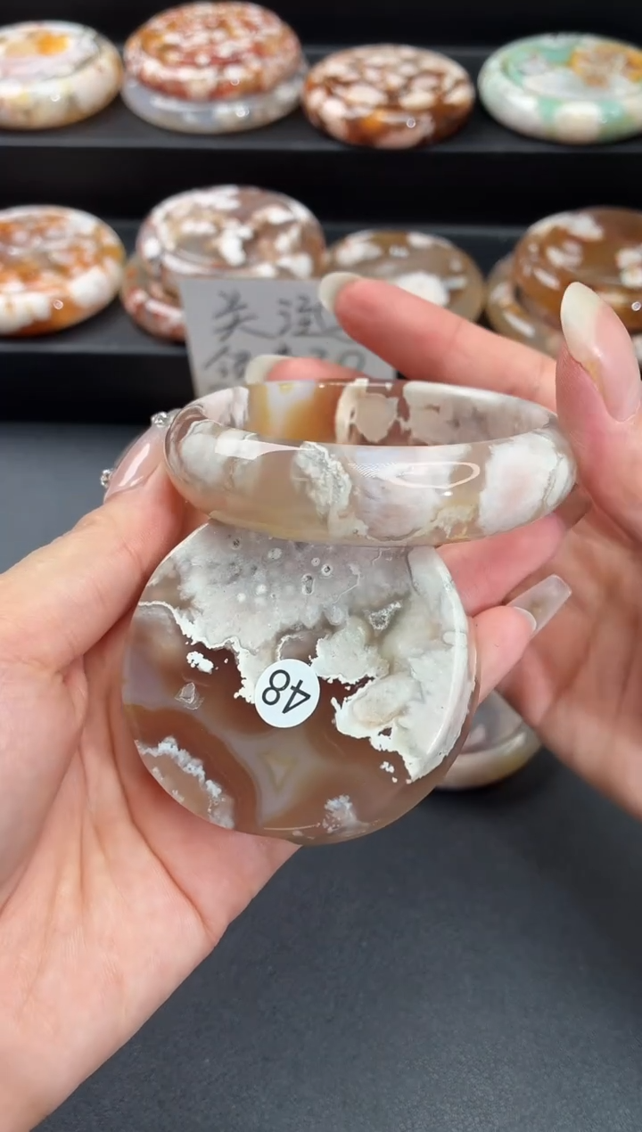 手镯玛瑙/玉髓未镶嵌石英质玉57圈(赠送镯心)圈口建议拍大