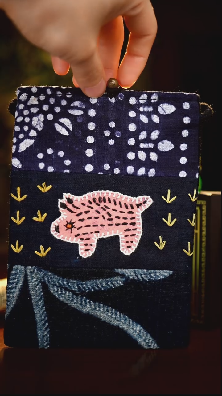 刺绣B****s私人定制苗族手工包Z457