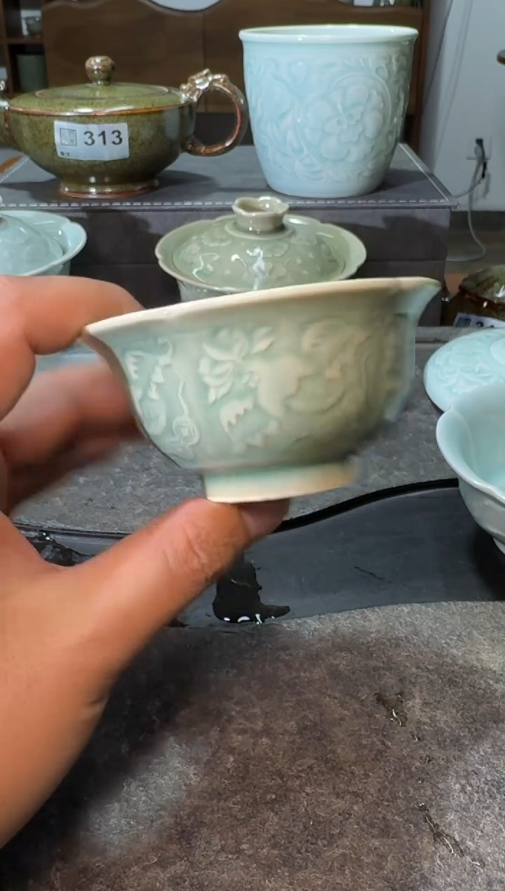 微瑕青釉福禄杯1只