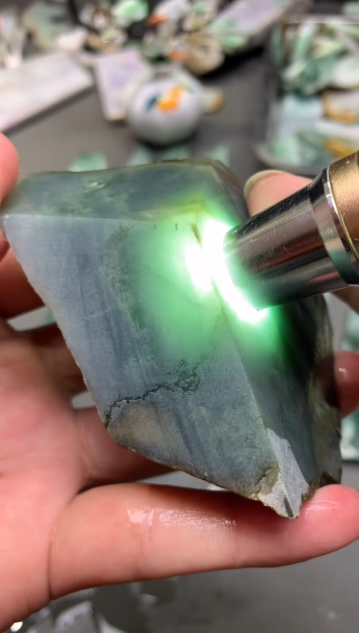 【闪购商品】翡翠颈饰未镶嵌天然翡翠A货