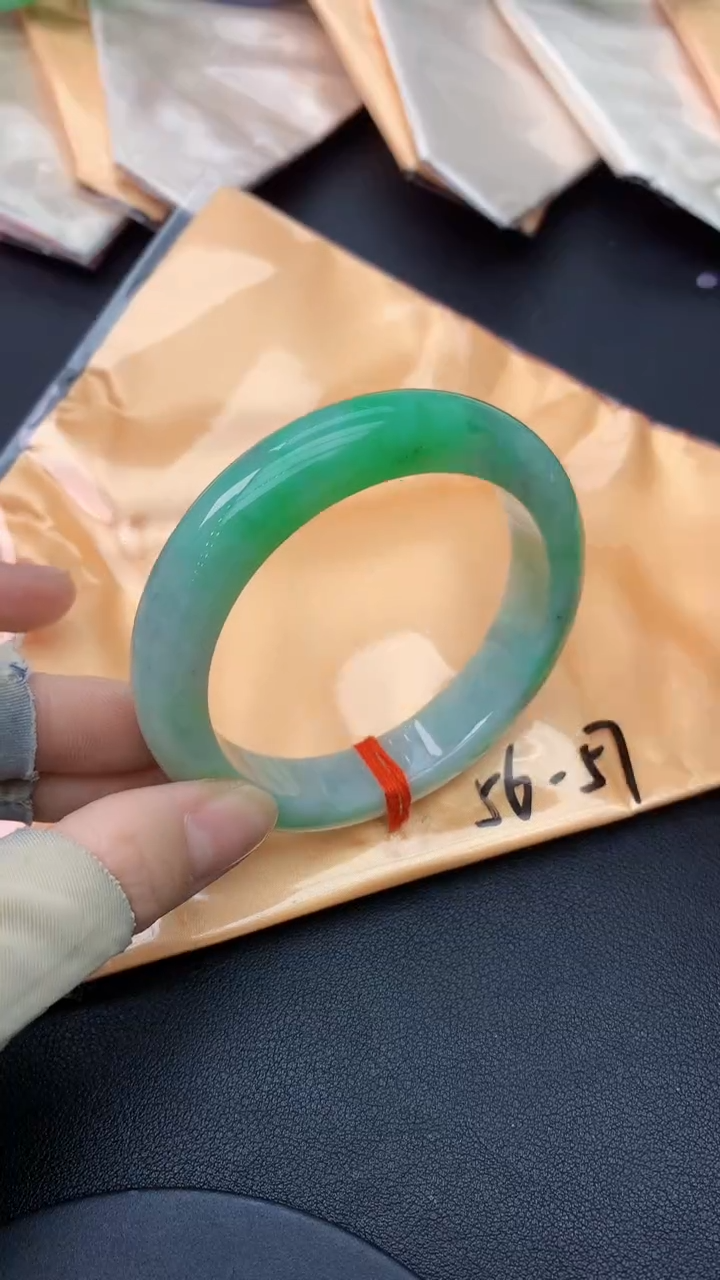未镶嵌手镯翡翠0265674625