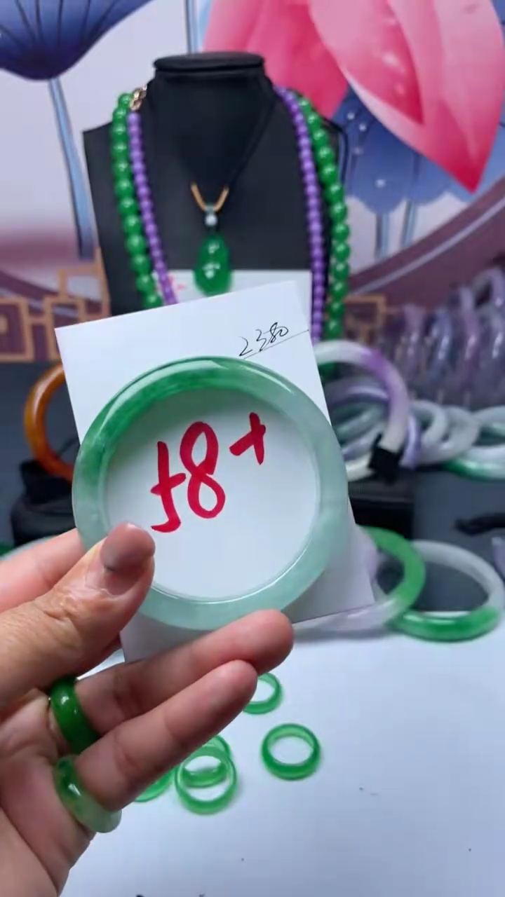 非金属仿水晶颜***°手镯