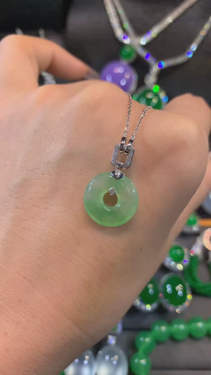 【闪购商品】翡翠吊坠(赠链)18K金镶嵌吊坠