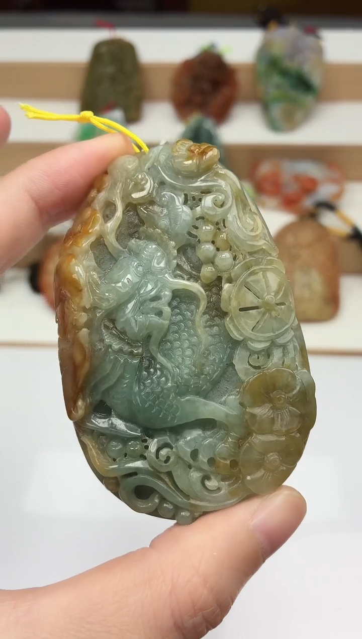 颈饰未镶嵌翡翠牌子