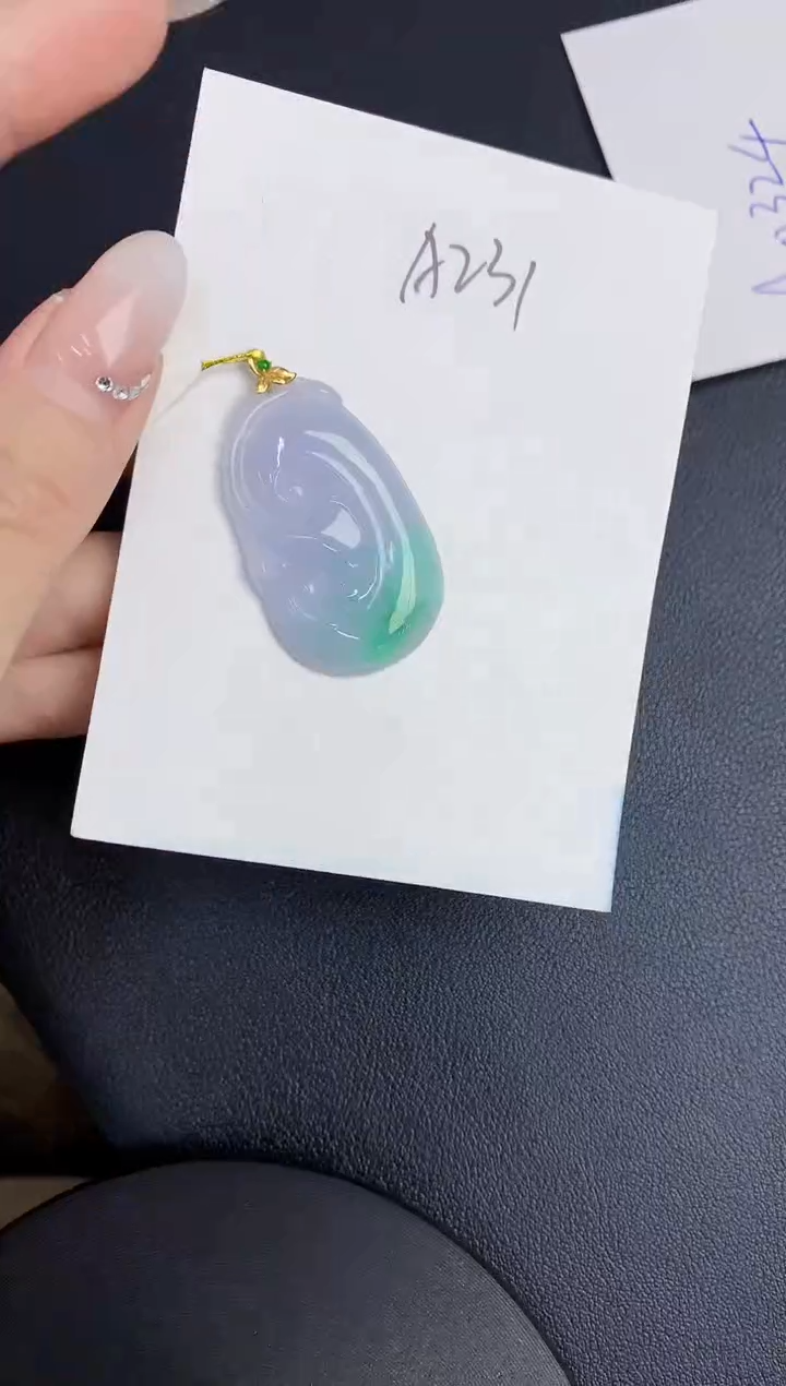 【闪购商品】翡翠颈饰18K金镶嵌0000000000