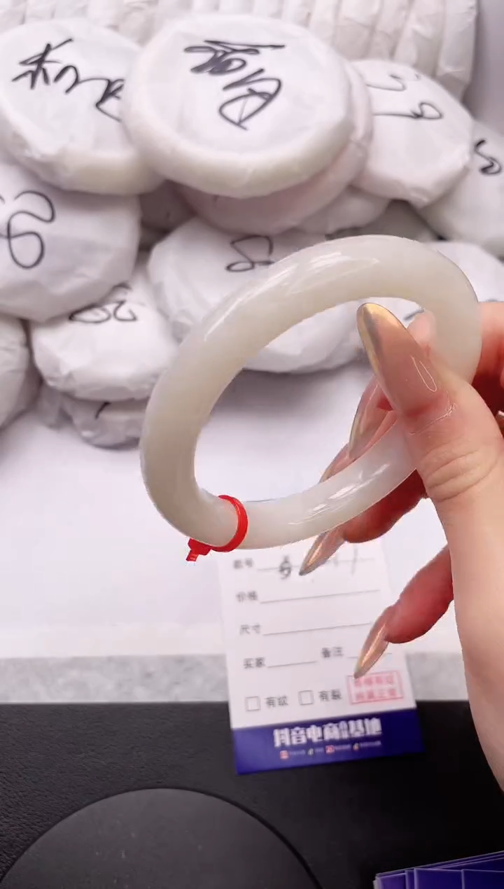 【闪购商品】和田玉手镯未镶嵌10K217-58