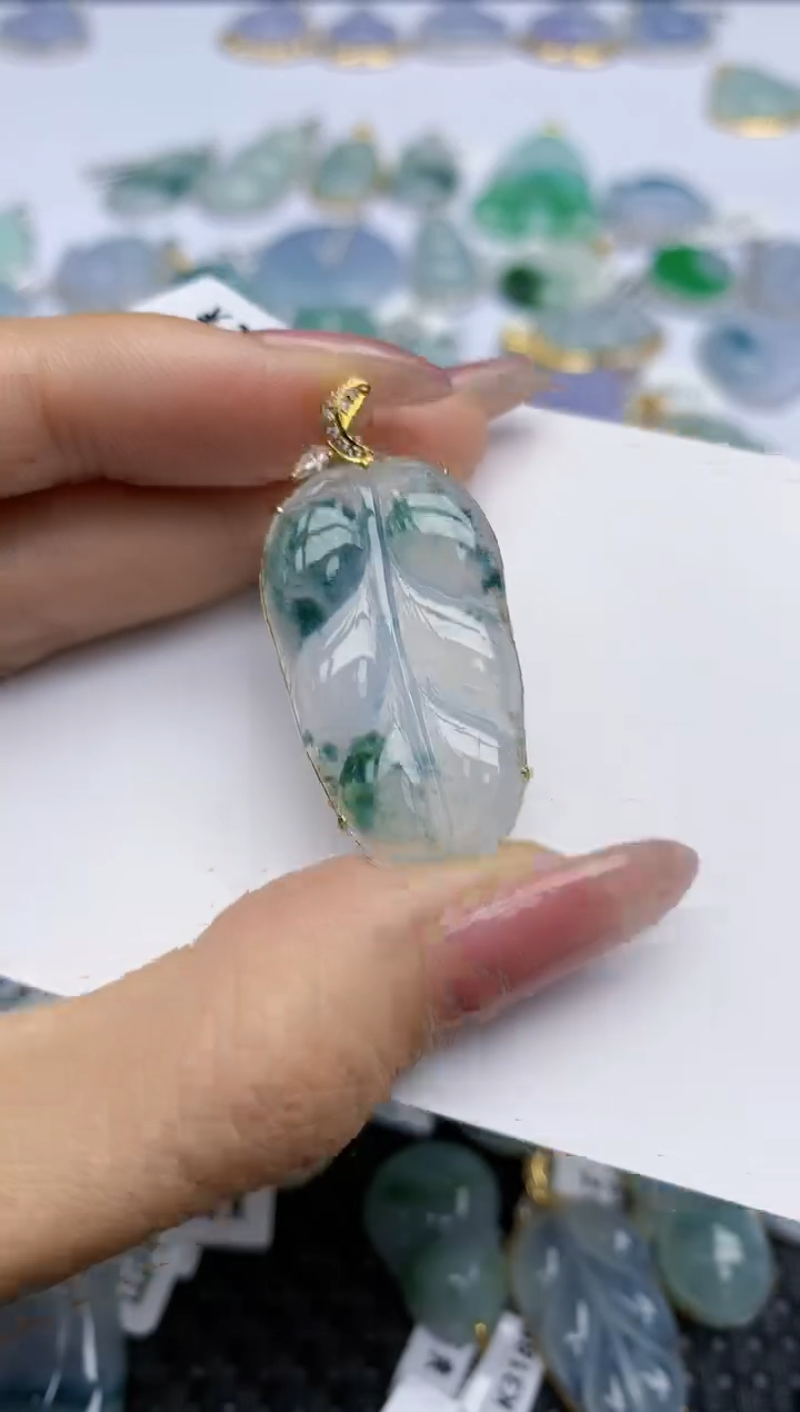 【闪购商品】翡翠挂件18K金镶嵌天然翡翠A货