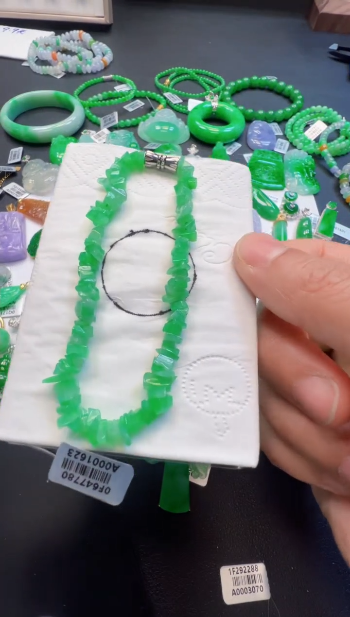 【闪购商品】定制翡翠未镶嵌680元