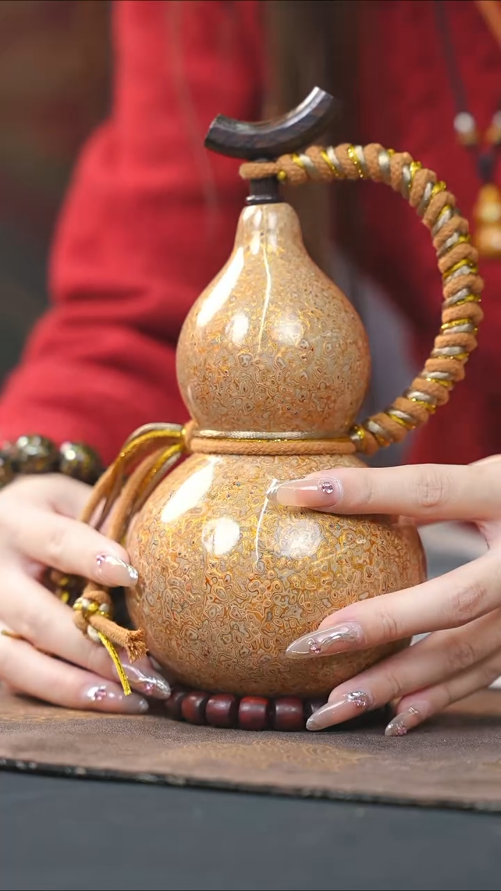 【闪购商品】WK141漆艺酒葫芦不包手串及旋转底座