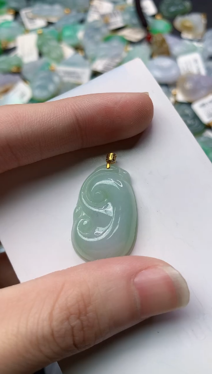 【闪购商品】翡翠颈饰18K金镶嵌6.........