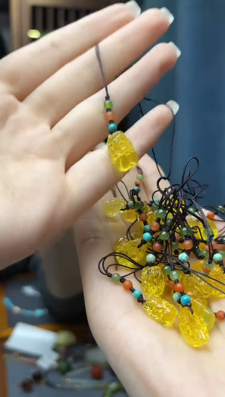 裸石蜜蜡未镶嵌蜜蜡貔貅手机链挂件JX多样性发其一