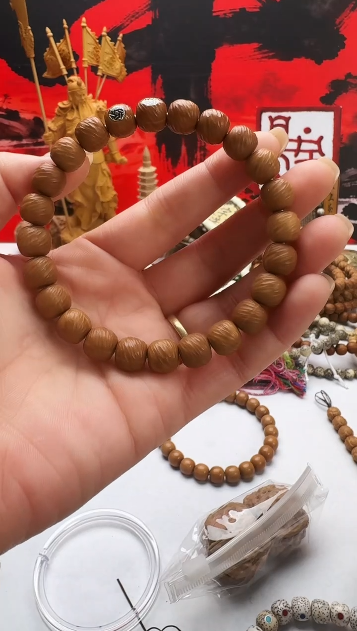 手串猴头核桃云锦手雕双标瑕疵款