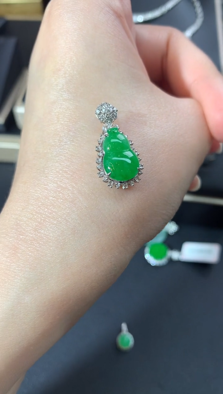 【闪购商品】翡翠吊坠(不含链)18K金镶嵌A450多样性发一件|5999