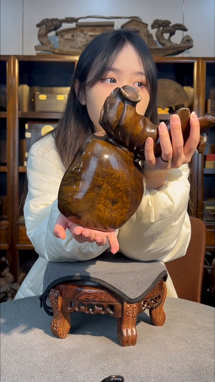 【闪购商品】金丝楠木雕满花钱袋