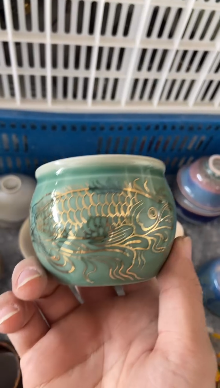 无运费险有瑕疵的摄影的产品有使用过的痕迹有点脏介意勿拍杯